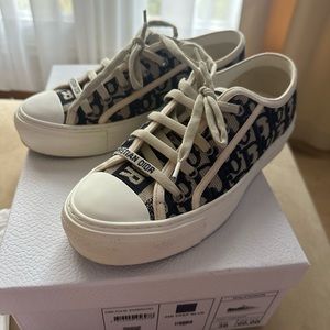 DIOR Walk'N'Dior Sneaker